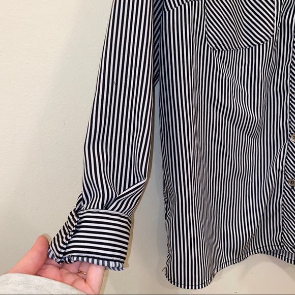 Kim Rogers Women’s black and white buttoned blouse - Picture 4 of 12